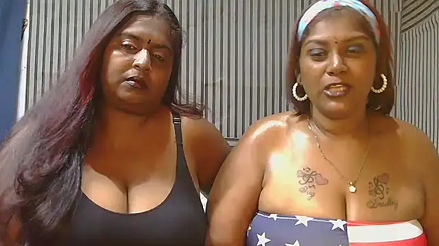 Snapshot of indiansuga chatting on 12.14.25 indiansuga online show from 12.14.25