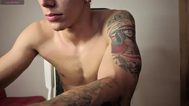 Snapshot of Cristopher23_ chatting on 12.16.25 Cristopher23 online show from 12.16.25