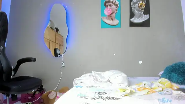 Lilybaudinx96 online show from 01.22.25