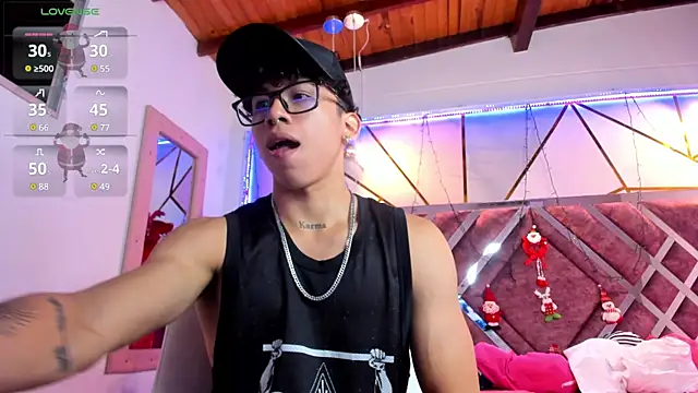 Snapshot of AkazaBoy_ chatting on 12.21.24 AkazaBoy  online show from 12.21.24