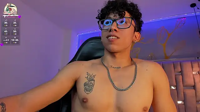 Snapshot of AkazaBoy_ chatting on 12.31.24 AkazaBoy  online show from 12.31.24