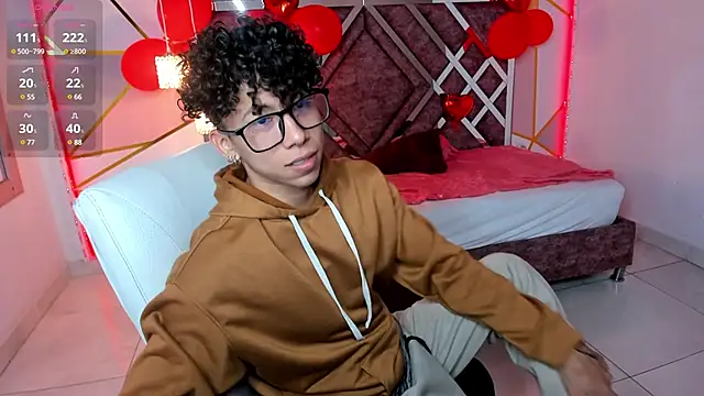 Snapshot of AkazaBoy_ chatting on 02.12.25 AkazaBoy  online show from 02.12.25