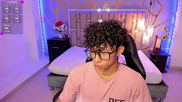 Snapshot of AkazaBoy_ chatting on 03.21.25 AkazaBoy  online show from 03.21.25