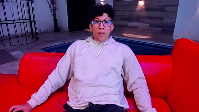 Snapshot of AkazaBoy_ chatting on 09.11.25 AkazaBoy  online show from 09.11.25