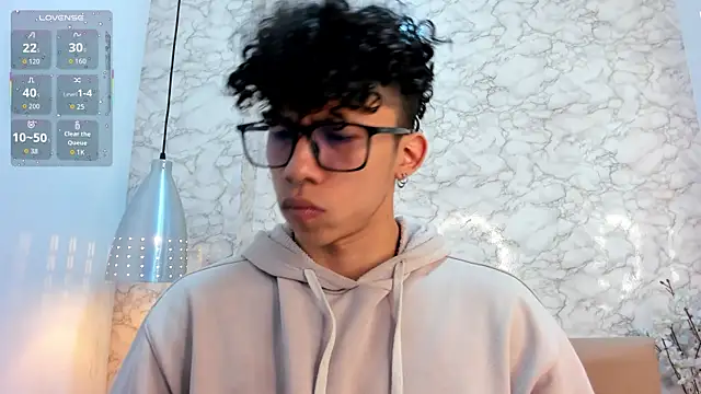 Snapshot of AkazaBoy_ chatting on 09.11.25 AkazaBoy  online show from 09.11.25