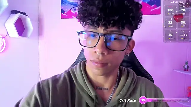 Snapshot of AkazaBoy_ chatting on 09.19.25 AkazaBoy  online show from 09.19.25