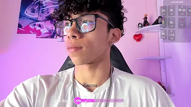 Snapshot of AkazaBoy_ chatting on 09.21.25 AkazaBoy  online show from 09.21.25