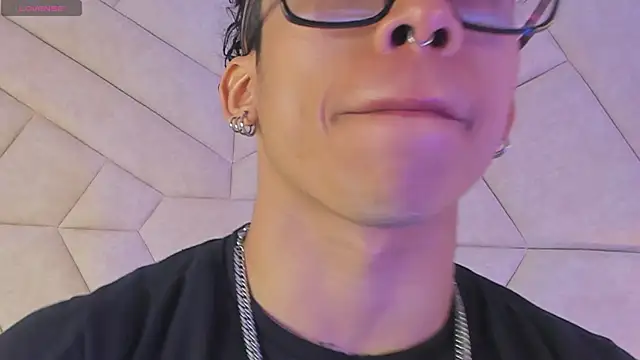 Snapshot of AkazaBoy_ chatting on 09.22.25 AkazaBoy  online show from 09.22.25