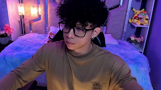 AkazaBoy  online show from 11.13.25