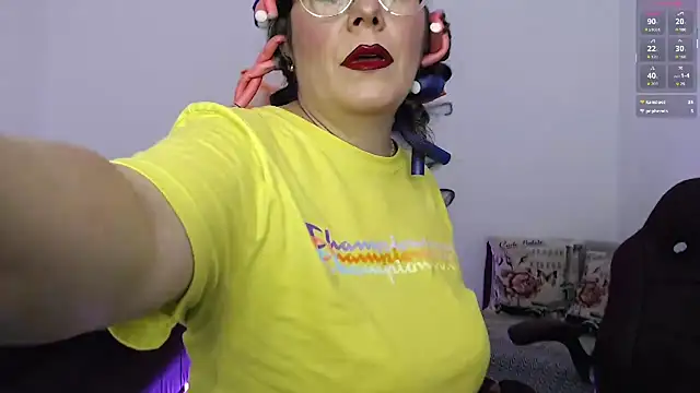 Serenay  online show from 10.31.25