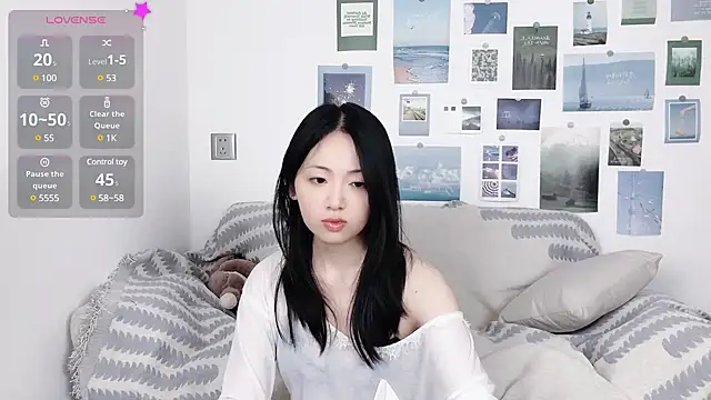 Snapshot of LiLiYbaby chatting on 12.03.24 LiLiYbaby online show from 12.03.24