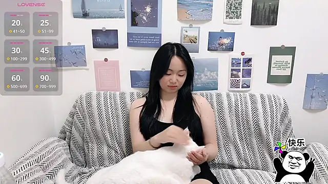 Snapshot of LiLiYbaby chatting on 11.08.25 LiLiYbaby online show from 11.08.25