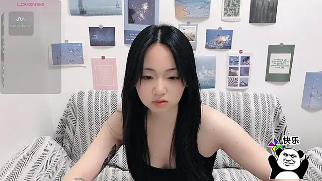 Snapshot of LiLiYbaby chatting on 11.30.25 LiLiYbaby online show from 11.30.25