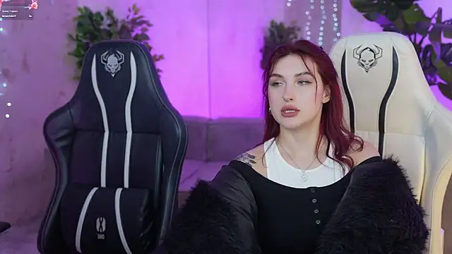 Magnetic Mia  online show from 03.02.25