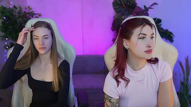 Magnetic Mia  online show from 03.20.25