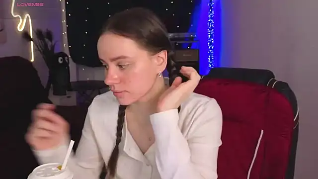 Emillias online show from 02.07.26