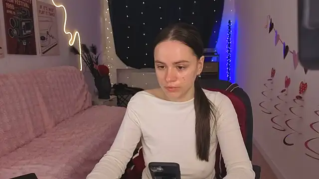 Emillias online show from 02.20.26