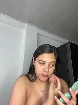 Snapshot of floriamANDjazmin chatting on 03.27.26 floriamANDjazmin online show from 03.27.26