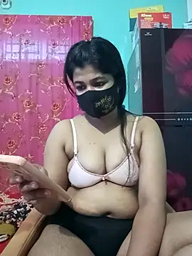 Snapshot of Sumi-roy chatting on 10.15.25 Sumi-roy online show from 10.15.25
