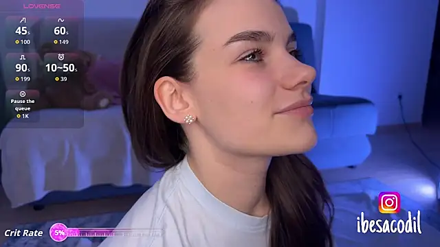 Snapshot of adriana_allien chatting on 09.18.25 adriana allien online show from 09.18.25