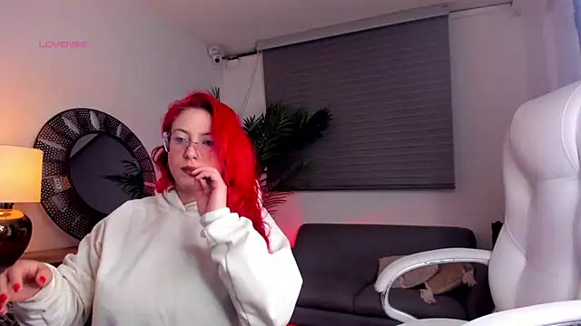 miss julietaa online show from 03.20.25