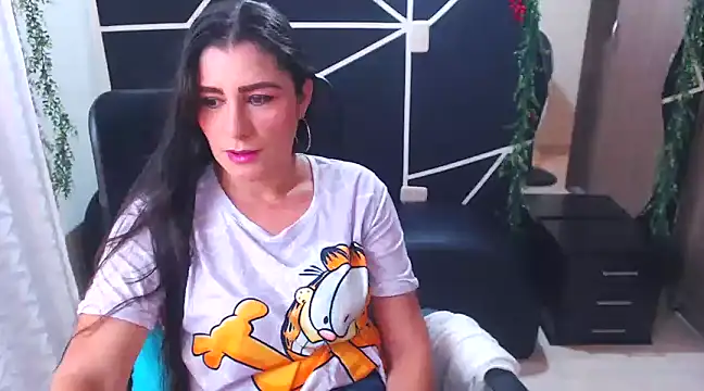 LUCY LI online show from 03.05.25