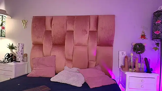 SweetBonniie online show from 06.10.26