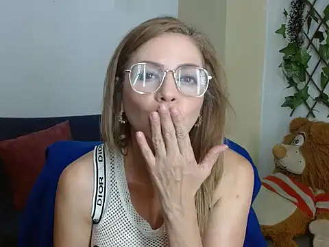  melisaa  online show from 12.31.24