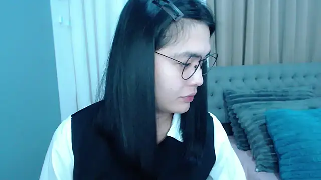 zhaviahale21 online show from 10.23.25