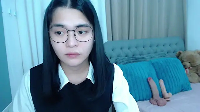 zhaviahale21 online show from 10.25.25