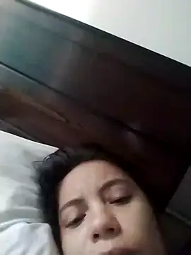 Snapshot of lisseth chatting on 12.15.24 lisseth online show from 12.15.24