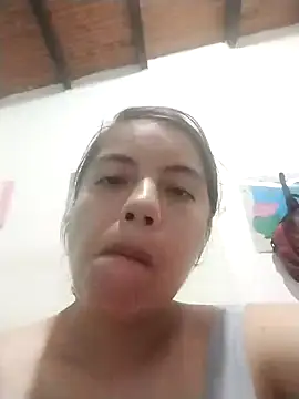 Snapshot of lisseth chatting on 12.17.24 lisseth online show from 12.17.24