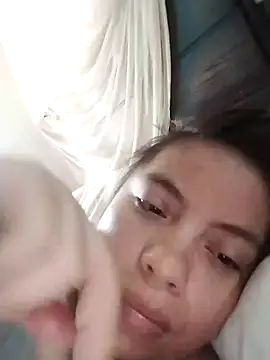 Snapshot of lisseth chatting on 12.17.24 lisseth online show from 12.17.24