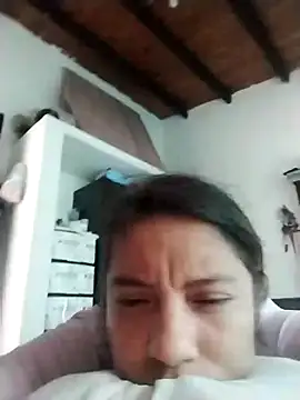 Snapshot of lisseth chatting on 12.21.24 lisseth online show from 12.21.24