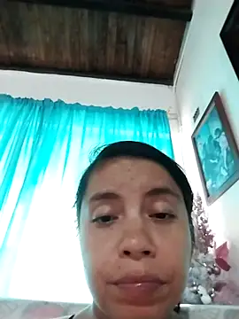 Snapshot of lisseth chatting on 12.23.24 lisseth online show from 12.23.24