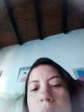 Snapshot of lisseth chatting on 12.29.24 lisseth online show from 12.29.24