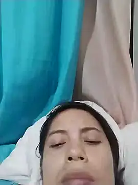 Snapshot of lisseth chatting on 01.07.25 lisseth online show from 01.07.25