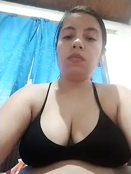 Snapshot of lisseth chatting on 03.20.25 lisseth online show from 03.20.25