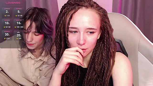 Snapshot of Robin_yourss chatting on 04.28.26 Robin yourss online show from 04.28.26