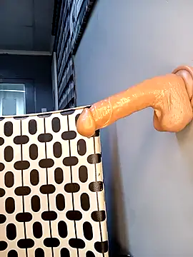 DickDiva1 online show from 02.18.25