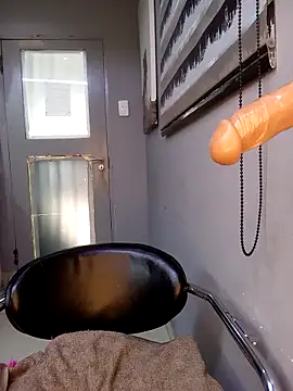 DickDiva1 online show from 02.28.25