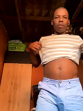 Snapshot of skyfall200 chatting on 12.14.25 skyfall200 online show from 12.14.25