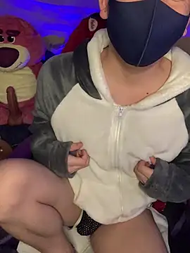 Snapshot of KEI_96 chatting on 12.21.24 KEI 96 online show from 12.21.24