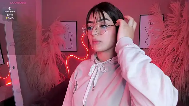 Megan mooree  online show from 01.21.25