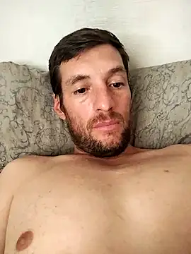 Snapshot of Robert83uy chatting on 12.31.24 Robert83uy online show from 12.31.24