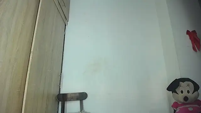 Snapshot of bloom444 chatting on 02.04.25 bloom444 online show from 02.04.25