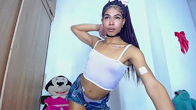 Snapshot of bloom444 chatting on 02.12.25 bloom444 online show from 02.12.25