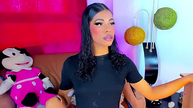 Snapshot of bloom444 chatting on 09.21.25 bloom444 online show from 09.21.25