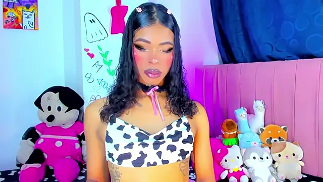 Snapshot of bloom444 chatting on 09.28.25 bloom444 online show from 09.28.25