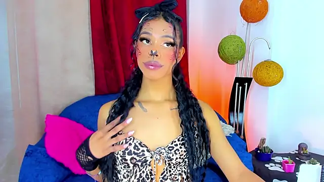 Snapshot of bloom444 chatting on 10.14.25 bloom444 online show from 10.14.25